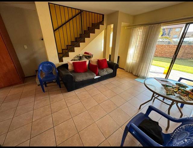 3 BEDROOM TOWNHOUSE FOR SALE IN EDLEEN